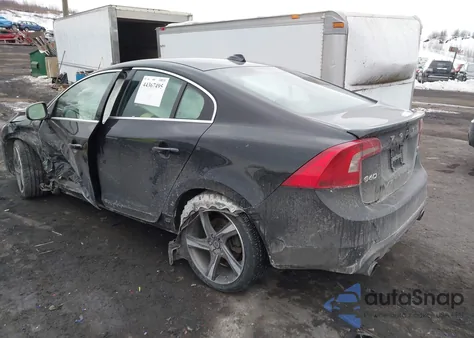 2014 Volvo S60 T6 R-Design from USA, damaged, VIN YV1902FH6E2282005